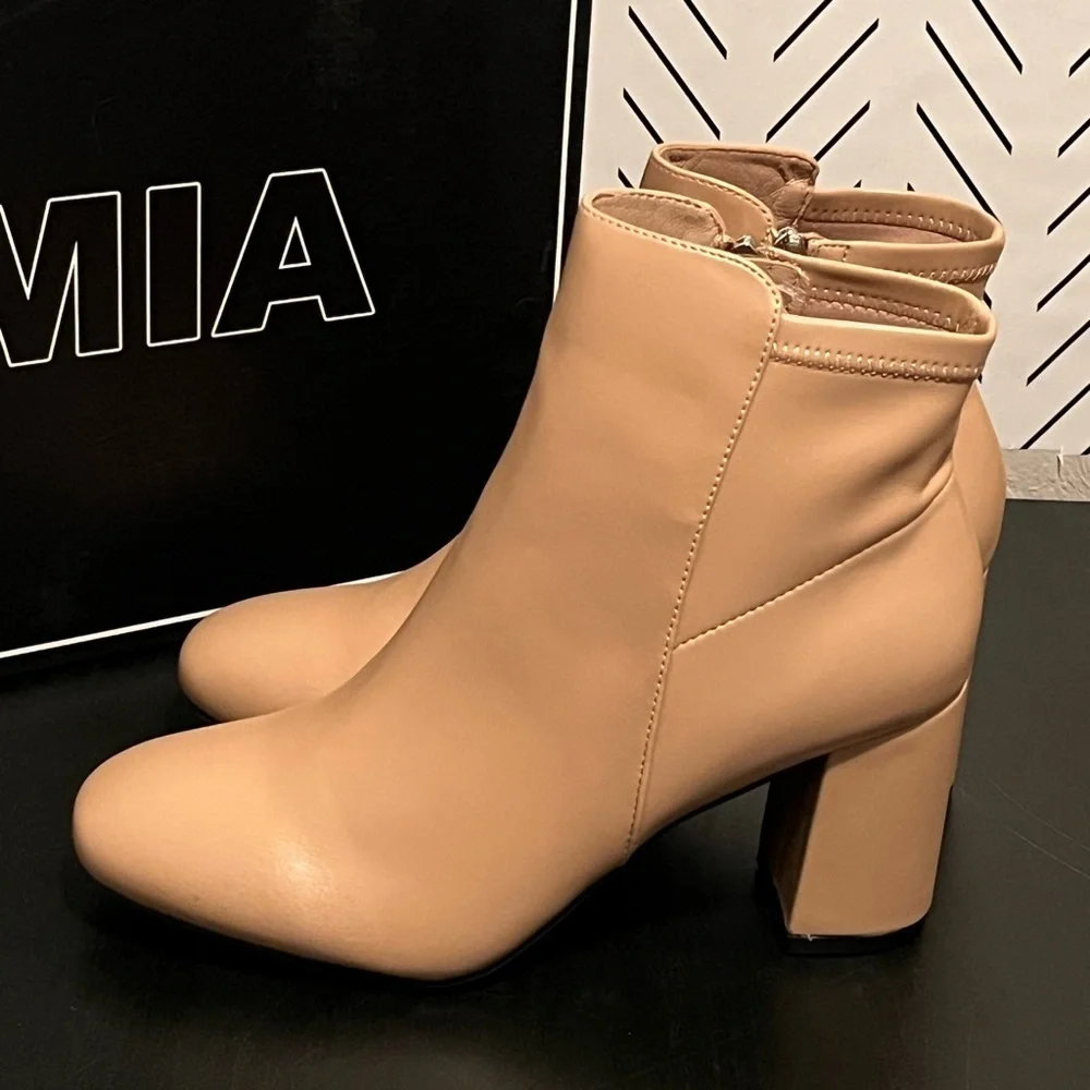 MIA Carla Booties in Nude NWT